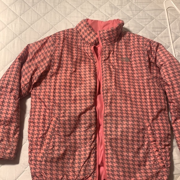 Girls size XXL reversible 550 fill The North Face down filled coat. - Picture 3 of 5